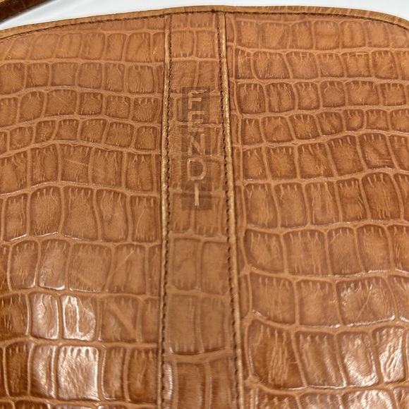 Vintage 80’s Fendi tan embossed crocodile shoulder crossbody bag - Picture 10 of 14